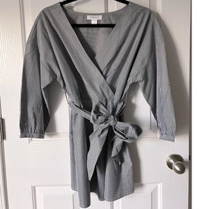 Pinstripe v-neck maternity dress shirt - very chic!